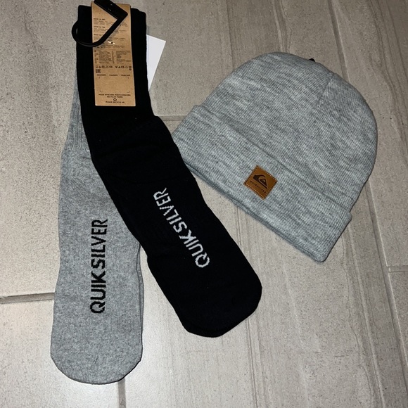 •QUIKSILVER - CREW SOCKS AND BEANIE BUNDLE FOR MEN NWT • - Picture 2 of 2